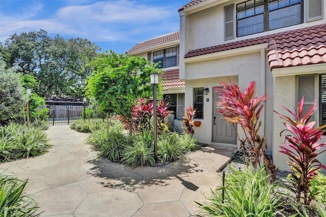 Building Photo - 1415 Miami Rd