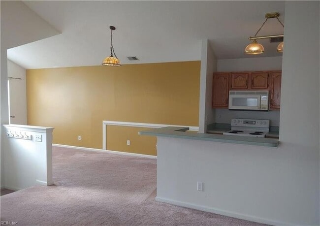 Photo - 400 Adkins Arch