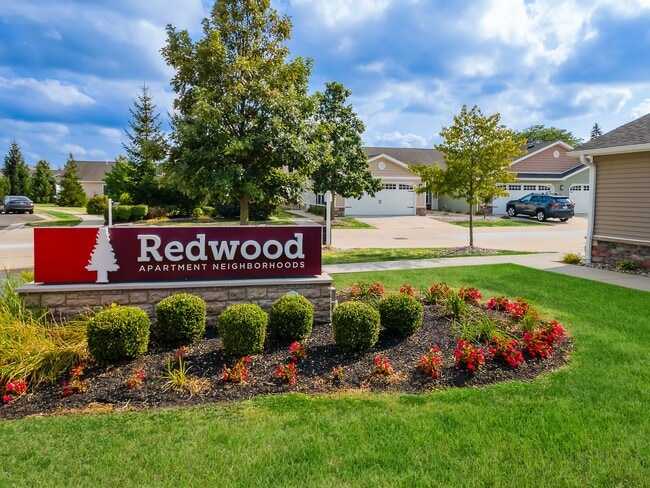 Photo - Redwood Perrysburg Woodmont Drive
