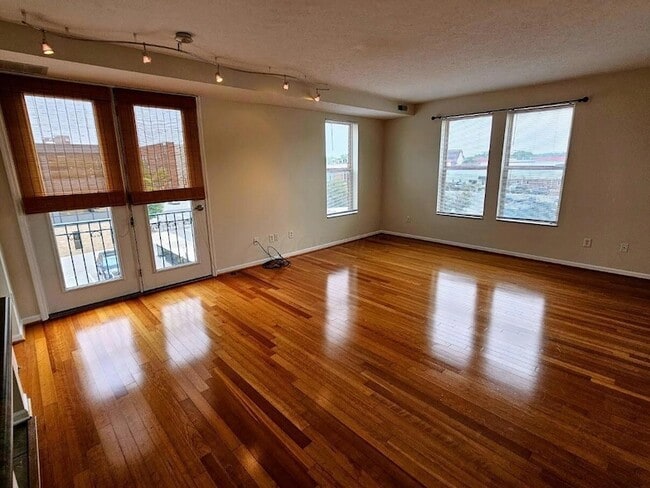 Photo - 120 E Mound St Unit 2