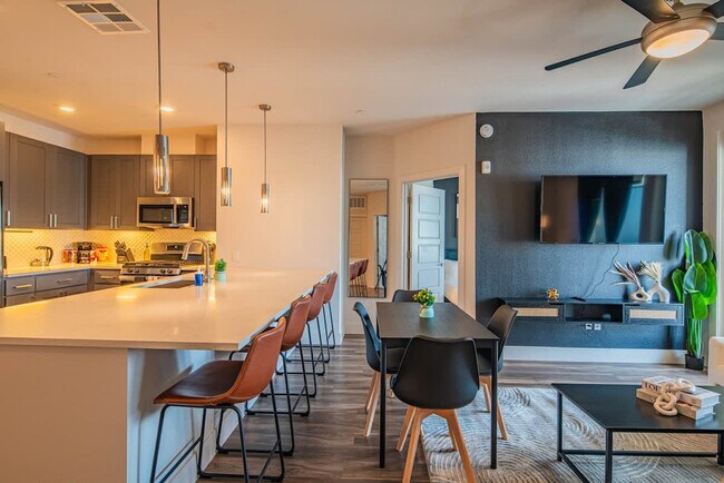 Photo - 15501 N Dial Blvd Unit ID1388723P