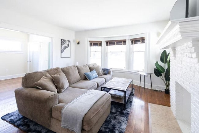 Photo - 1501 E 105th St Unit ID1290647P