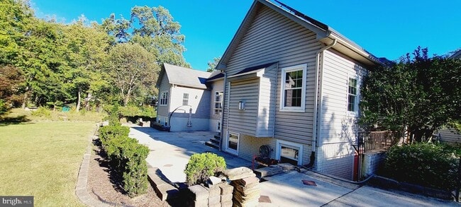 Photo - 9008 Doris Dr