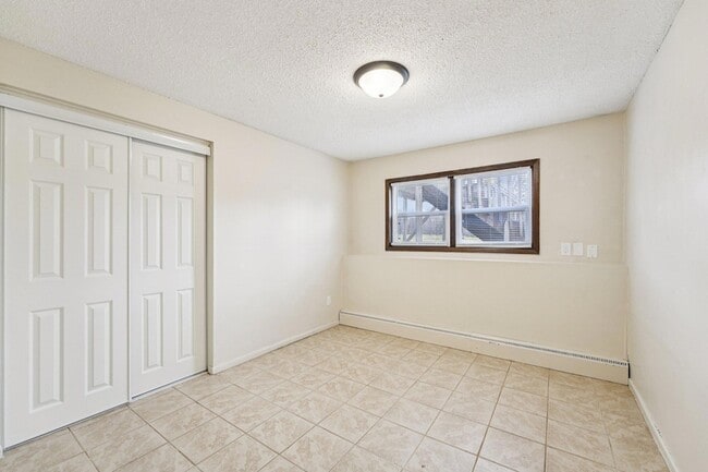 Photo - 17256 Kenyon St NE