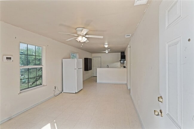 Photo - 3630 Stinson St