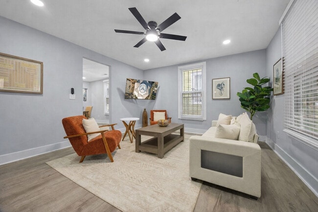 Photo - 903 Beecher St SW Unit SI ID1609629P