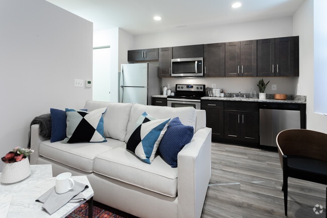 Photo - 405 W Redwood Apartments