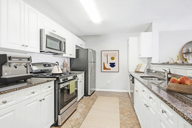 Building Photo - Arrive Fort Lee