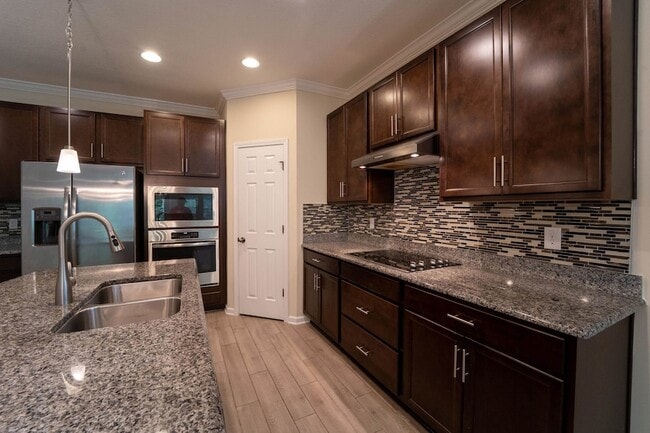 Photo - 543 Aventurine Ave