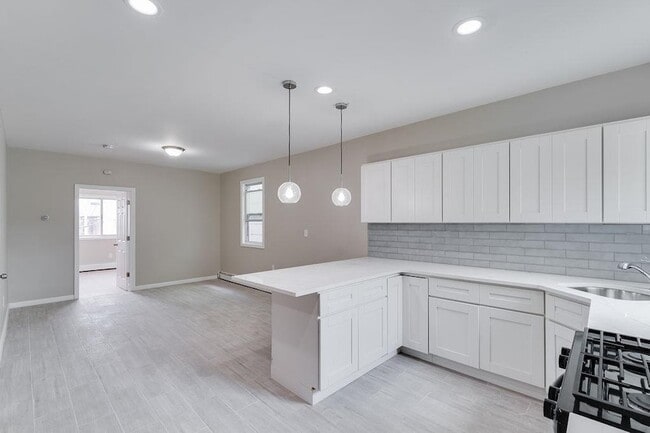 Photo - 11 Holmes Ave