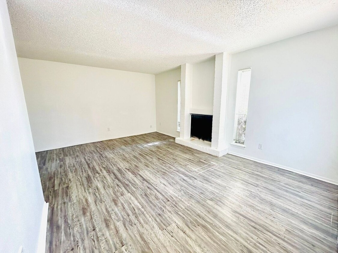 Floor Plan - 2+2 Down