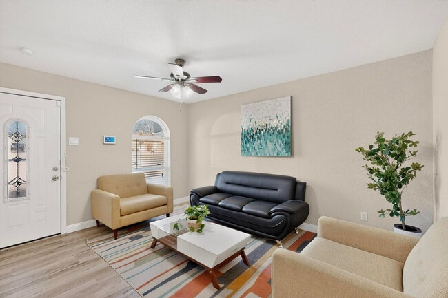 Photo - 136 Yorkshire Dr Unit SI ID1492679P