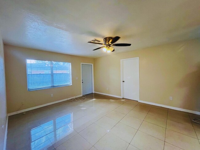 Photo - 3029 Martin Ave