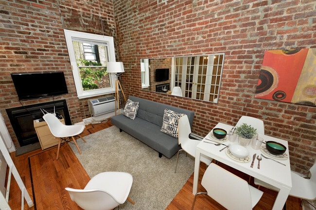 Building Photo - 653 11th Ave Unit FL5-ID1039023P