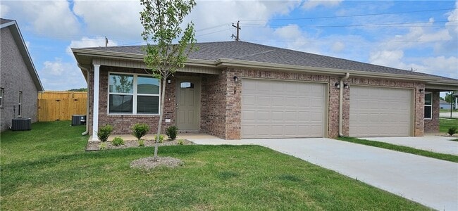 Building Photo - 6813 Toby St