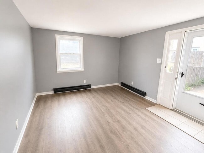 Photo - 301 Violet St
