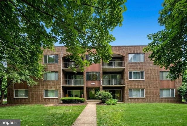 Photo - 422 Girard St Unit 132