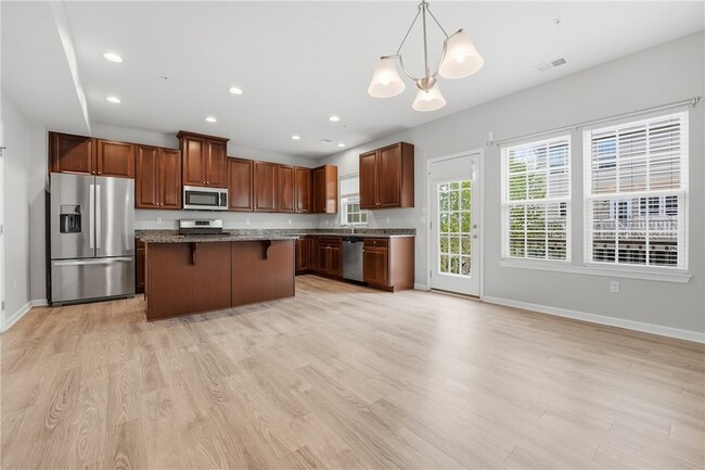 Photo - 202 Pointe View Dr