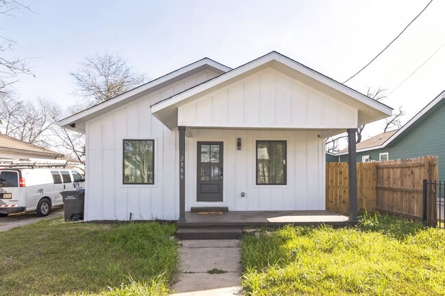 Photo - 2306 E Houston St Unit ID1328945P