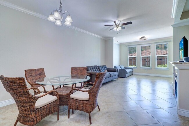 Photo - 2713 Via Murano Unit 214