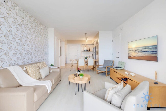 Building Photo - 2601 E Hallandale Beach Blvd Unit ID1227344P