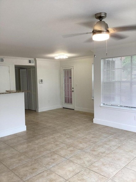 Photo - 1011 Crystal Way Unit G