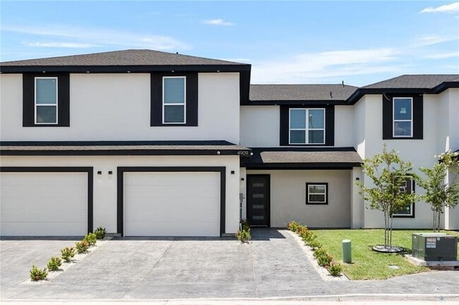 Building Photo - 4909 Sequoia Ave