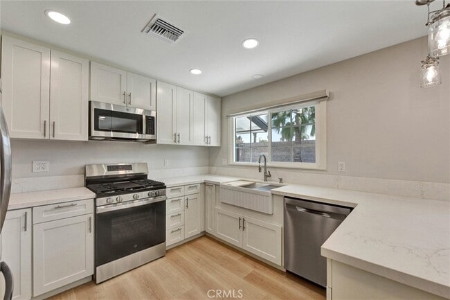 Photo - 629 S Yorba St