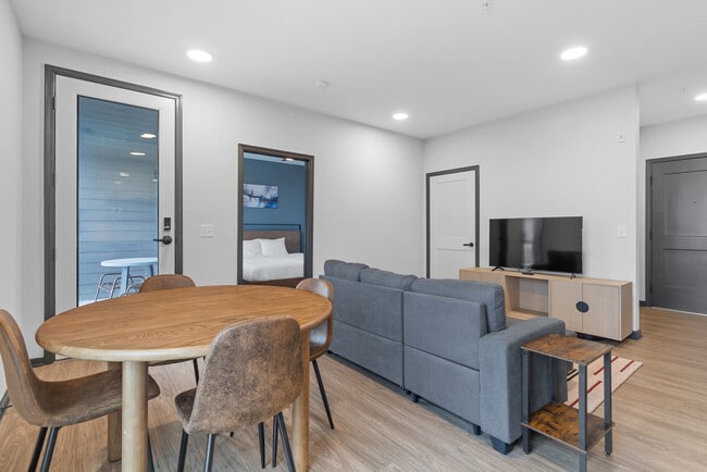 Photo - 423 E Michigan St Unit ID1032107P