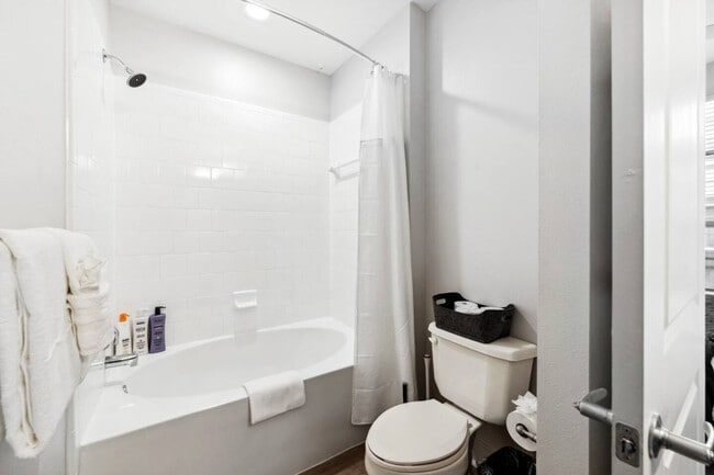 Photo - 2901 Indiana St Unit ID1289463P