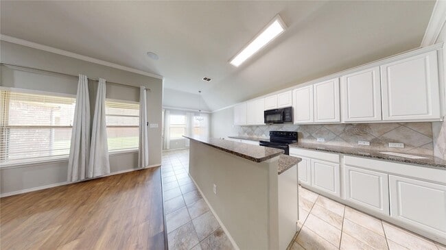 Photo - 3101 Buckthorn St