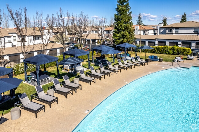 Building Photo - Ascent at The Galleria Apartment Homes