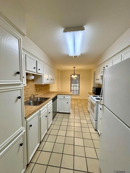 Photo - 5416 Heatherstone Dr