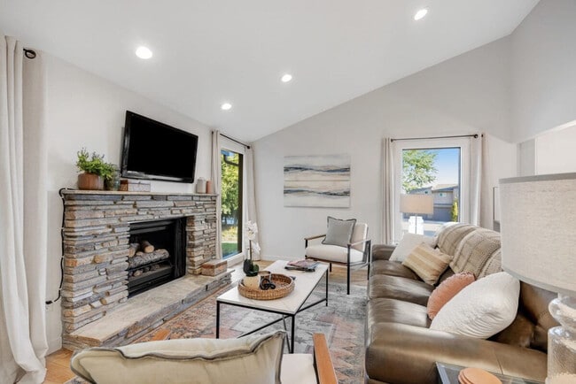 Photo - 2890 N Mountain Rd Unit ID1324061P