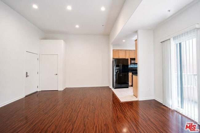 Photo - 12132 Hart St Unit 301