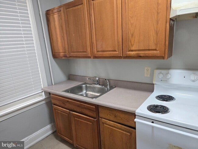 Photo - 204 N 57th St