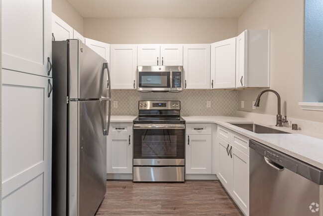 2BR,2BA - Kitchen Reno - Legacy Fountain Plaza