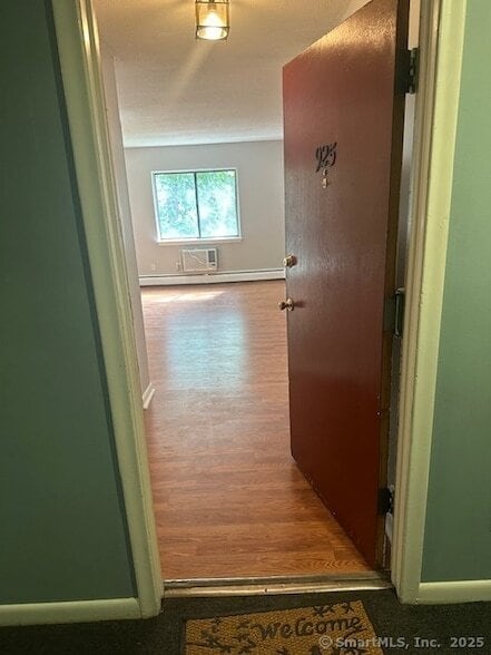 Photo - 925 High Path Rd