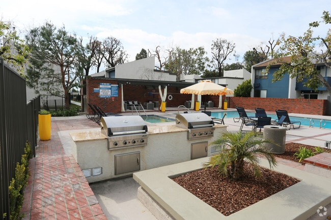 Barbeque - Evria Claremont Apartments