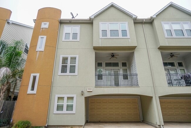 Building Photo - 5730 Kansas St Unit B
