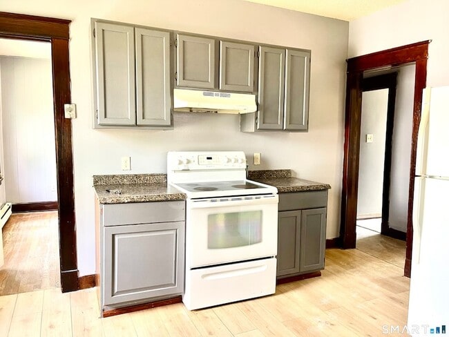 Photo - 146 Charles St