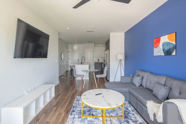 Photo - 688 W 1st St Unit ID1263088P