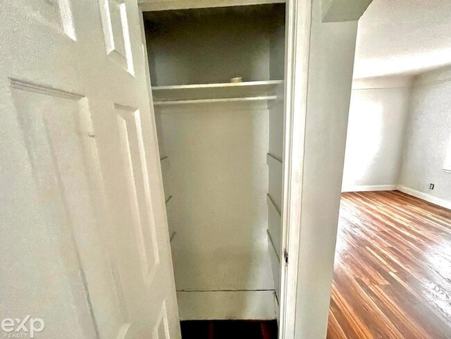 Photo - 19309 Avon Ave