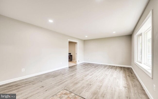 Photo - 4005 Lees Corner Rd