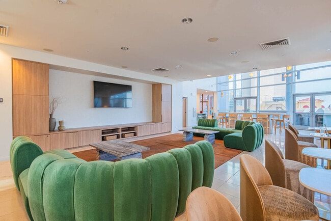 Photo - 44 W Monroe St Unit SI ID1389218P