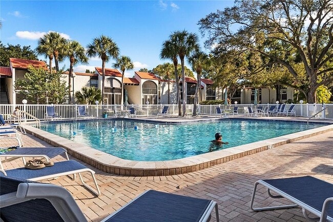 Building Photo - 3273 S Beneva Rd Unit 203