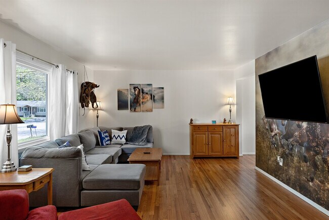 Photo - 10 James Dr Unit ID1302144P