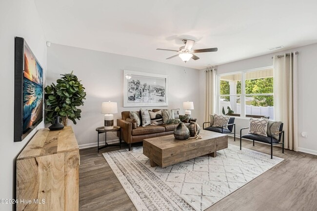 Photo - 107 Little Doe Pl SW