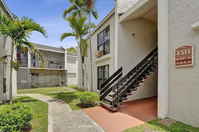 Building Photo - 4511 Treehouse Ln Unit B