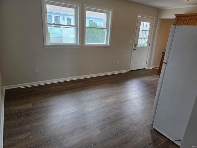 Photo - 1523 W 8th St